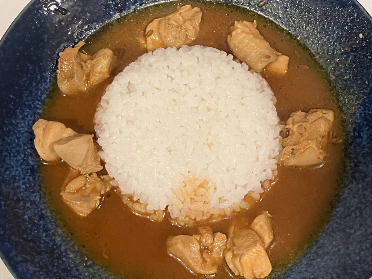 スパイスを使わないチキンカレー
