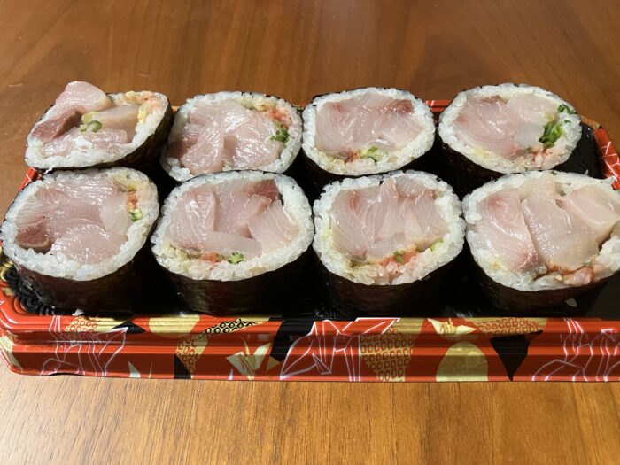 ほぼ海鮮巻き(ぶり)