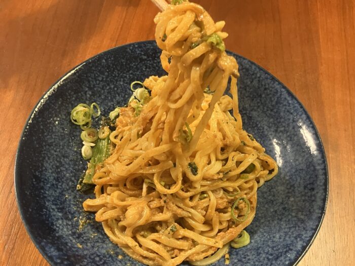 濃厚胡麻の汁なし担々麺を実食