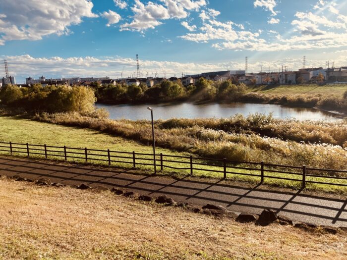 「みはらし丘」から見える調整池
