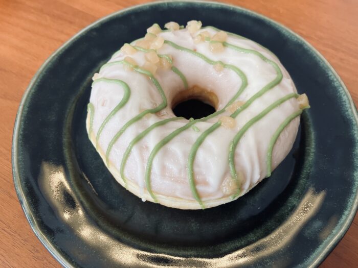 りんごクリームドーナツ