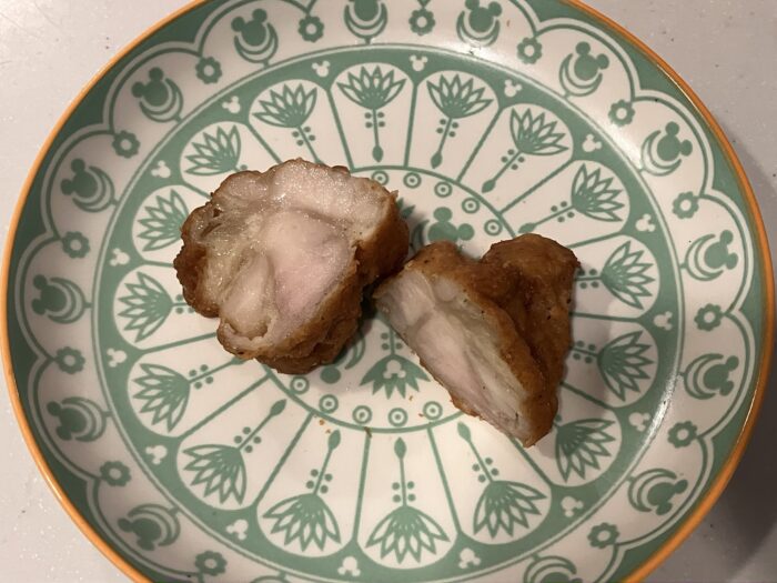 ロピアの「からあげの山」の断面